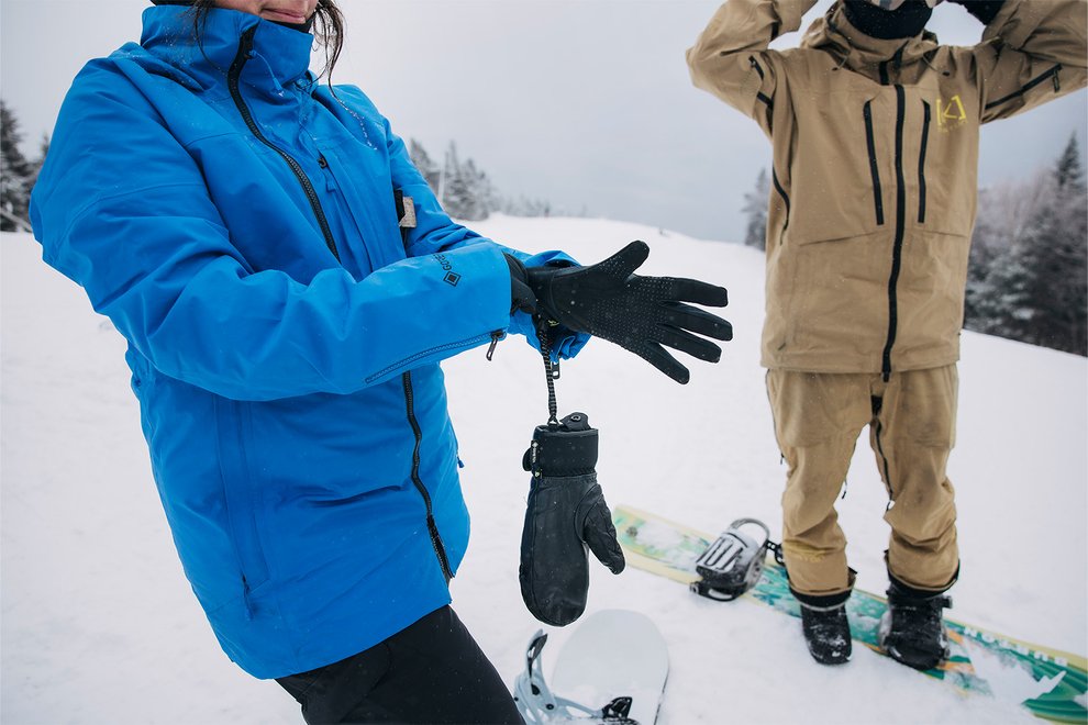 Guide d'achat officiel des gants de snowboarding de Burton | Burton  Snowboards