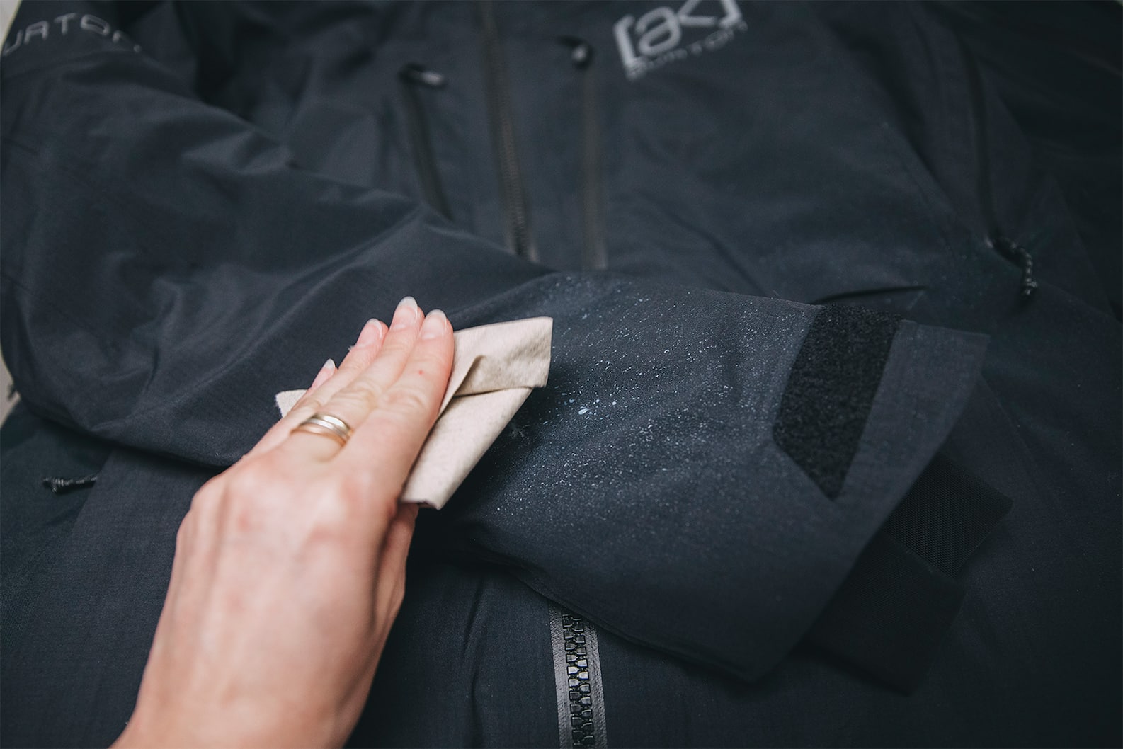 How to Wash GORE-TEX® Outerwear | Burton Snowboards