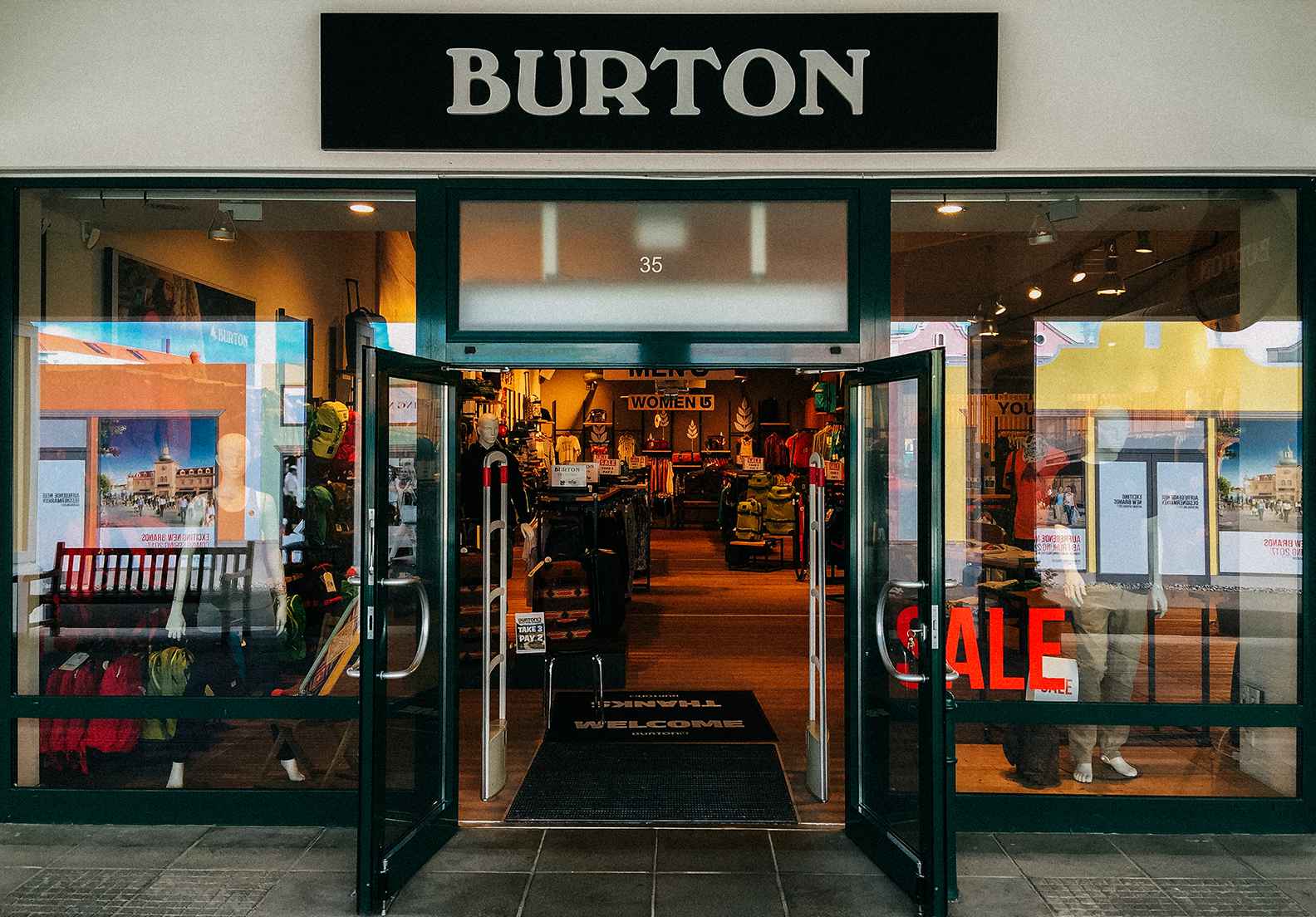 Burton Parndorf Outlet Store | Burton Snowboards US