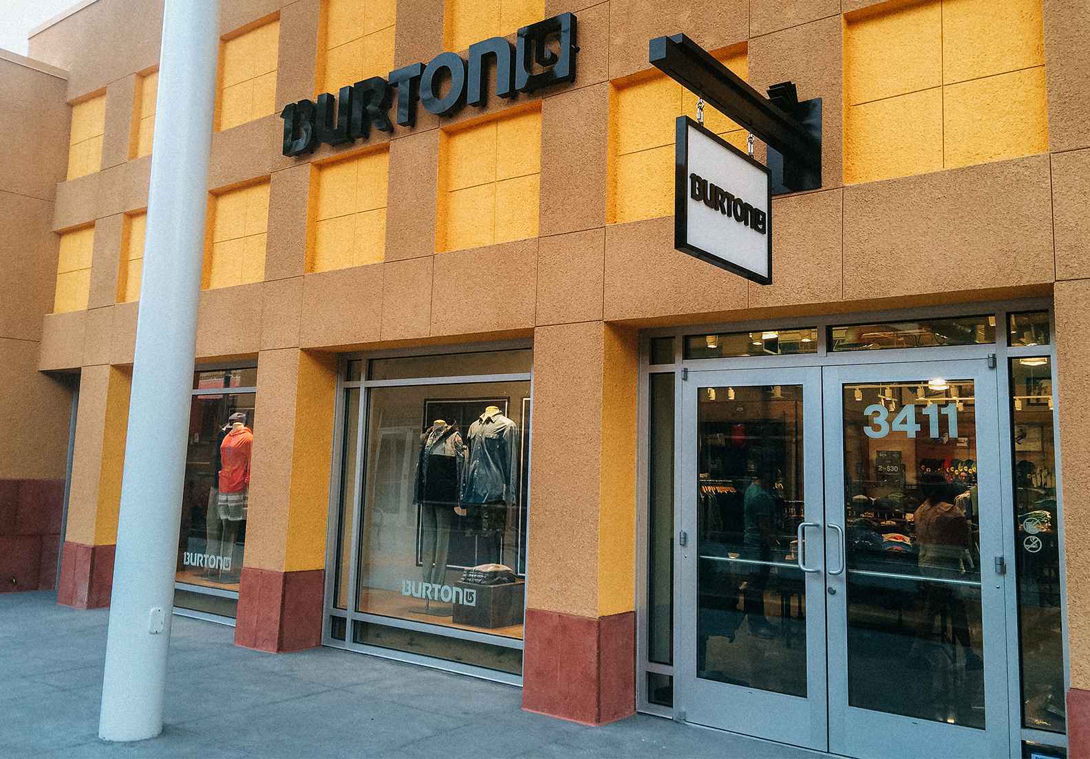 Burton Las Vegas Outlet Store | Burton Snowboards US