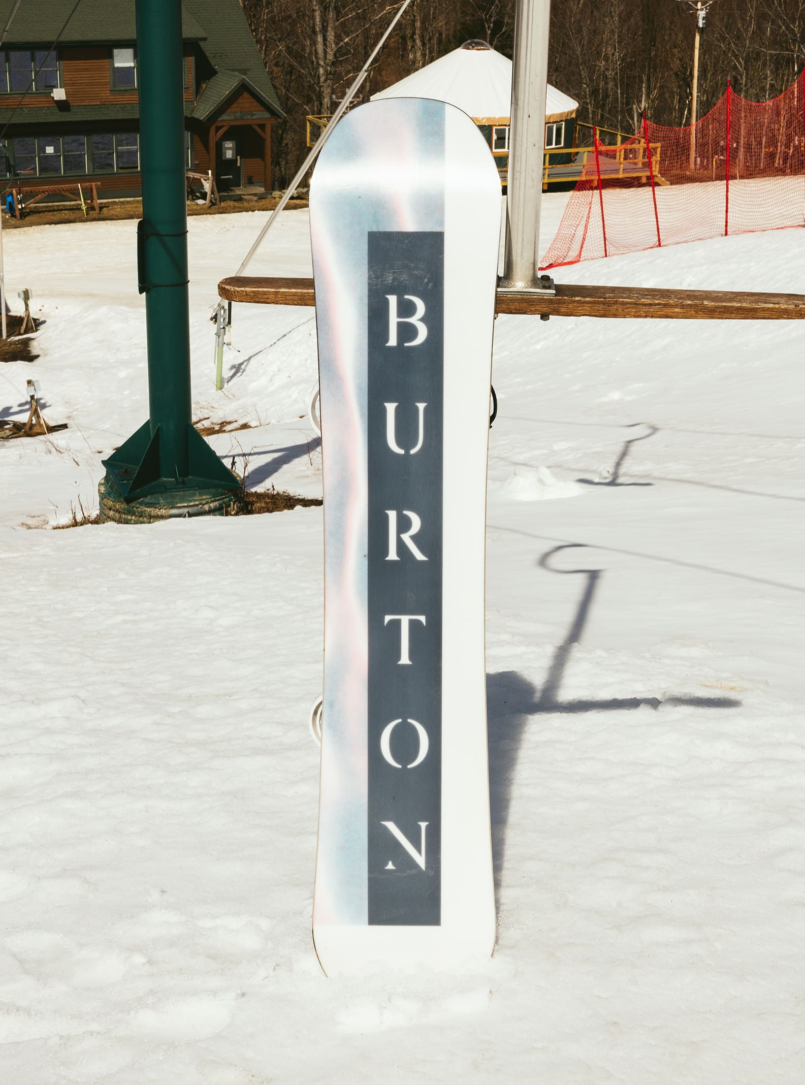 Women's Burton Yeasayer Flat Top Snowboard | Burton.com Winter 2022 US